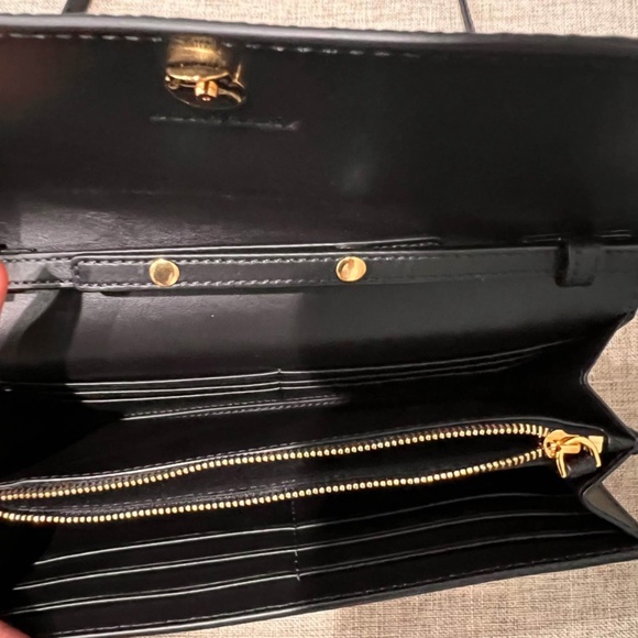 New Burberry Haymarket Wallet On Chain Crossbody authentic - Picture 3 of 4